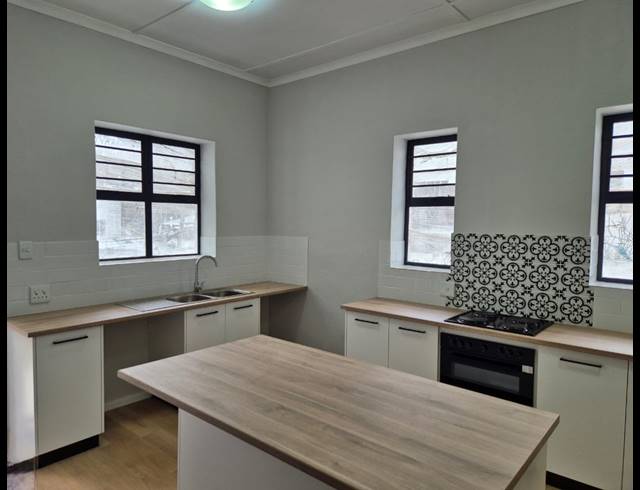 3 bed property to rent in LANGERUG